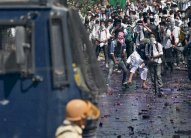 نزوح الآلاف مع تصاعد التوتر حول كشمير