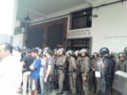 المغرب: شباط يحتج مع أنصاره ضد قرار إفراغ مقر نقابة حزبه