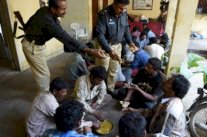 باكستان تطلق سراح 78 صيادًا هنديًا