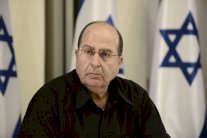 وزير الدفاع الإسرائيلي السابق: قرار لبنان بيد خامنئي وليس نصرالله