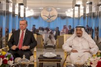 الملك سلمان وأردوغان يستعرضان تطورات المنطقة