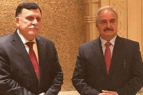 ماكرون يجمع حفتر والسراج الثلاثاء