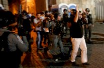 الفلسطينيون يحذرون من تدابير إسرائيل الأمنية في الاقصى