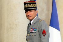 استقالة رئيس أركان الجيوش الفرنسية بعد انتقادات وجهها له ماكرون