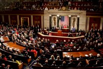 خطر محدق يحيط برئيس أركان البيت الأبيض