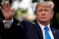 ترمب يبقي على الاتفاق النووي مع ايران