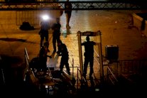 البيت الأبيض يرحّب بإزالة بوابات كشف المعادن في الأقصى