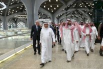 تدشين قطار الحرمين الذي يربط جدة والمدينة المنورة