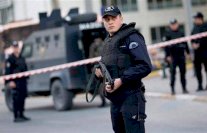 تركيا توقف بريطانيا يشتبه بصلته