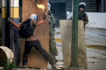 مقتل فتى هو ثاني ضحية خلال اضراب عام في فنزويلا