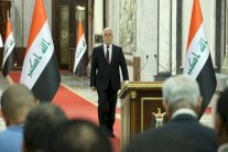 العبادي يطالب بعدم زجّ الحشد الشعبي في الملف السوري