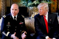 إزاحة آخر الصقور المعادين لإيران في مجلس الأمن القومي الأميركي