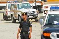 تسليم مطلوبين أمنيين نفسيهما في القطيف شرق السعودية