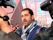 فرنسا تشيد ب