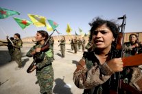 مقاتلات سوريات يتوجهن إلى الرقة لتحريرها من داعش