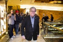 ستيف بانون يمرض... فهل يموت؟