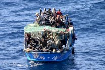 مالطا ترفض استقبال سفينة ناشطين معادين للهجرة