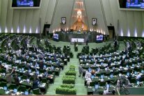 حكومة روحاني تفوز بثقة البرلمان