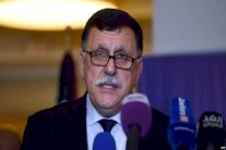 طرابلس تطلب دعم لندن لرفع الحظر الدولي على الاسلحة