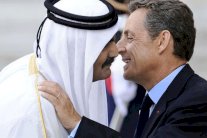 مقتل القذافي ونجله يحاصر حمد بن خليفة وساركوزي