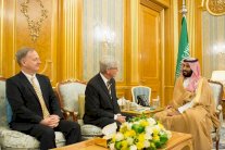 محمد بن سلمان يستعرض تطوير الصناعات العسكرية مع براينت