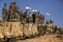 الرئيس اللبناني يشيد بـ