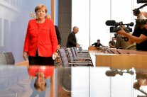 ميركل تؤيد تمديد التدقيق والمراقبة الحدودية داخل فضاء شنغن