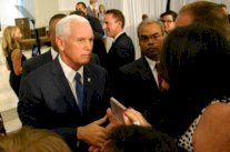 مايك بنس يؤكد ان الولايات المتحدة لن تسمح بـ«انهيار فنزويلا»