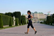 المشي السريع كل يوم يطيل العمر