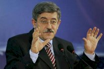 حديث المعارضة الجزائرية عن صحة الرئيس يثير سخط الموالاة