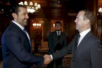 الحريري: لبنان يتطلع لشراء أسلحة روسية