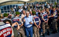 استئناف محاكمة العاملين في صحيفة جمهورييت التركية المعارضة