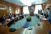 الحكومة الجزائرية تستنفر الموالاة ضد مناقشة صحة الرئيس