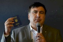 رئيس جورجيا السابق ساكاشفيلي يحاول العودة الى اوكرانيا الاحد لاستعادة جنسيته