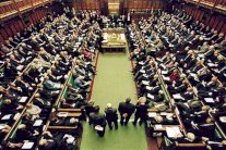 البرلمان البريطاني يقر قانون بريكست في تصويت أولي