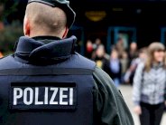 ساسة المان بينهم زوج ميركل يتلقون رسائل تهديد بالعربية