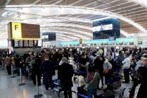 فوضى لدقائق في مطارات العالم الكبرى