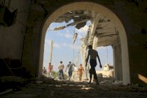 مقتل 21 مدنيا بينهم ثمانية أطفال في غارات جوية في إدلب