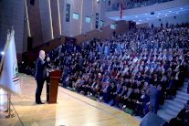 العبادي: الفساد موجود بيننا وبقاؤه سيعيد داعش للعراق