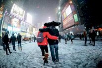 موجة البرد القارس تواصل شل الحركة في القارة الأميركية