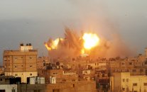 الطيران الحربي الاسرائيلي يقصف مواقع لحماس في قطاع غزة