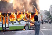 نظام طهران بمواجهة حرب أهلية أو دعم خارجي لإسقاطه