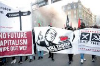 منتفضون في برن ضد ترمب: لا أهلًا ولا سهلًا!