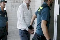 متظاهرون بالمغرب يطالبون بأقصى عقوبة بحق فرنسي