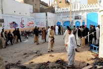 علماء يحرمون التفجيرات الانتحارية في باكستان