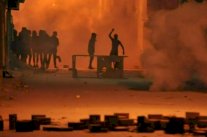 تجدد الصدامات بين متظاهرين وقوات الأمن في مدن تونسية عدة