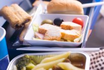 حقائق عن الوجبات التي تُقدم في الطائرات
