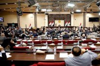 العراق... قانون انتخابي يمنع 100 نائب من الترشح مجددًا