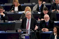 يونكر يأمل بعودة بريطانيا إلى الاتحاد الأوروبي بعد بريكست