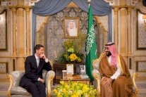 محمد بن سلمان يلتقي مسؤولين أميركيين في جدة